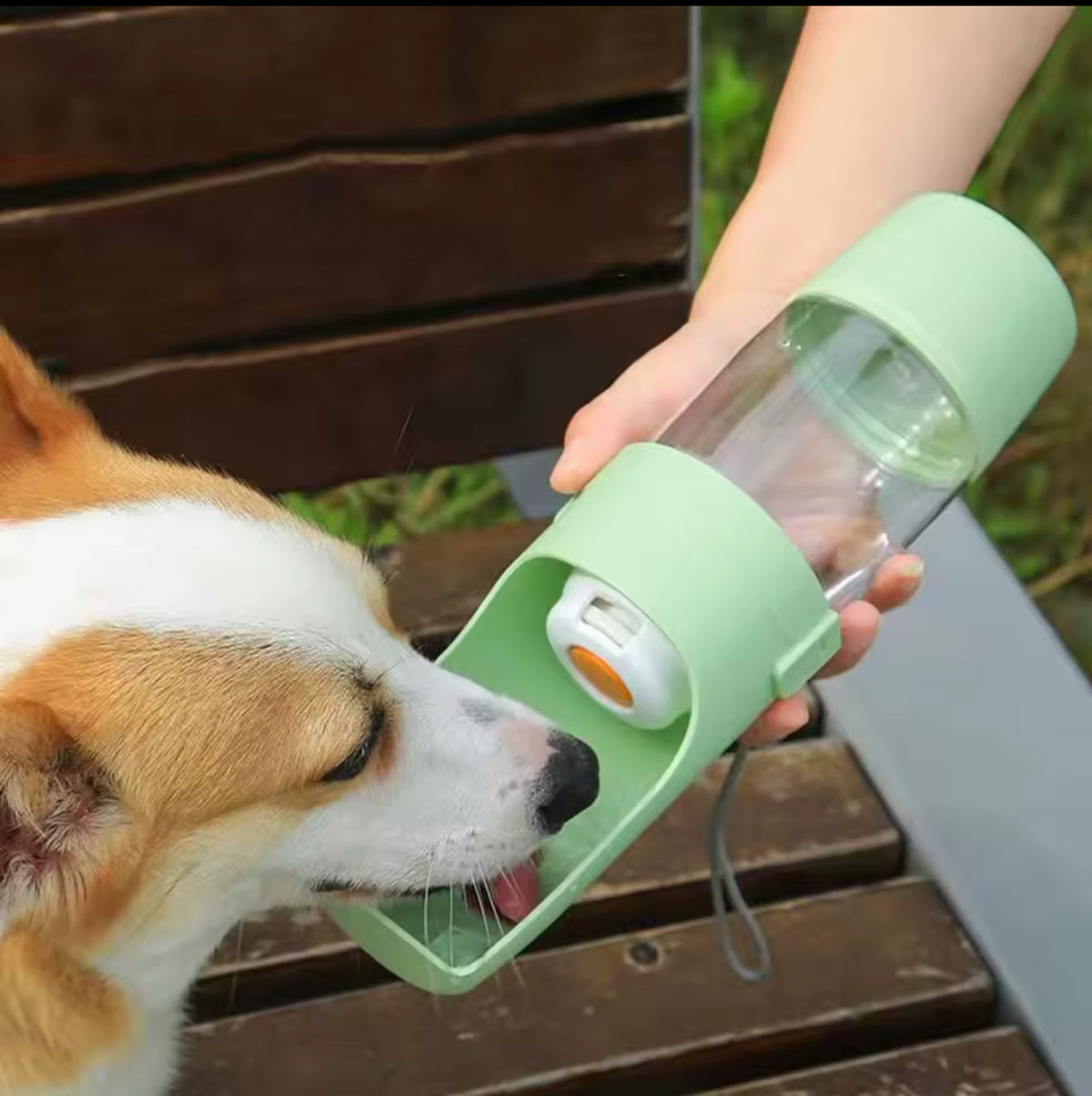 PawSip 2-i-1 Reseflaska med Integrerad Drickskål, 450 ml Vattenbehållare och 150 ml